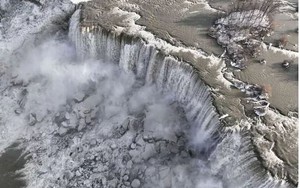 Video: Thác Niagara của Mỹ gần như đóng băng trong cơn bão tuyết lịch sử