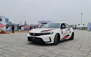 Honda Civic Type R chính thức có giá bán ở Việt Nam trên 2 tỷ đồng