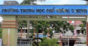 5 học sinh lớp 10 bị thương khi đang ngồi học