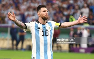 "HLV Louis van Gaal đã dùng bài futsal khiến Messi và Argentina ngỡ ngàng"