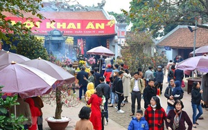 Không khai ấn đền Trần 