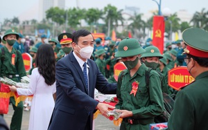 Hơn 1.000 tân binh Đà Nẵng háo hức lên đường nhập ngũ