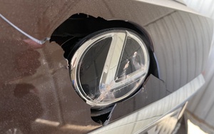 Đối tượng đập phá ôtô Lexus của Thượng tá cảnh sát vì "đèn xe chiếu chói mắt" đối diện với hình phạt nào?