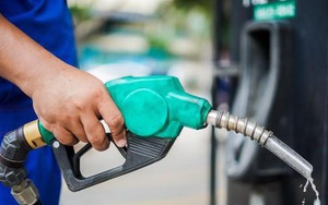 Đổ xăng ra sao để tiết kiệm tiền khi giá nhiên liệu cao kỷ lục?