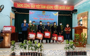 Quảng Nam: Hội Nông dân Điện Bàn mang &quot;Xuân yêu thương&quot; đến với bà con xã biên giới Đắc Pre 