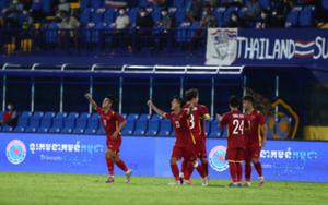 Đội nhà thắng U23 Thái Lan, CĐV Việt Nam mừng lo lẫn lộn