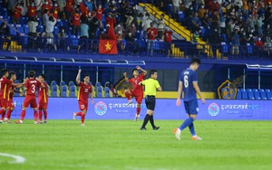 Tuyển thủ U23 Việt Nam Nguyễn Trung Thành tiết lộ bí quyết đá phạt "xé lưới" U23 Thái Lan