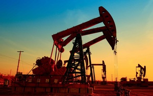 Chiến sự Nga - Ukraine: Giá dầu hôm nay (28/2) vọt lên 100 USD/thùng, dự báo còn tăng