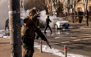 Chiến sự Nga-Ukraine ngày 28/2: Giao tranh ác liệt, Nga áp sát Kiev, dân thường Ukraine hóa chiến binh  