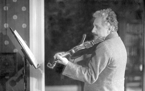 Mối tình của Einstein và đàn vĩ cầm