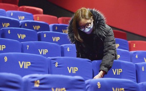 Rạp chiếu phim tại Hà Nội tất bật chuẩn bị đón khách sau gần 1 năm đóng cửa vì Covid-19