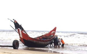 &quot;Trúng lộc&quot; đầu năm, chỉ vài tiếng ra biển, ngư dân Thừa Thiên Huế kiếm vài triệu nhờ bắt được nhiều cá khoai, cá trích