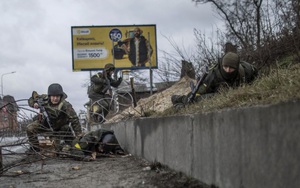 Quân đội Ukraine tuyên bố 'nóng' sau 24 giờ giao tranh với các lực lượng Nga