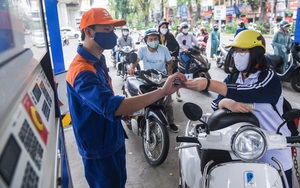 Hành trình giá xăng &quot;lên đỉnh&quot; gần 30.000 đồng/lít từ đầu năm 2022