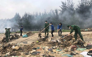 Thanh Hóa: Trai xinh gái đẹp ra quân "hô biến" bãi biển Đa Lộc trở nên sạch đẹp