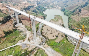 Sắp thông xe trên cây cầu cạn có trụ cao nhất Việt Nam
