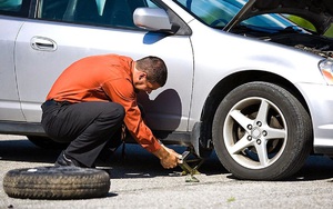Sử dụng lốp dự phòng ô tô thế nào cho an toàn?