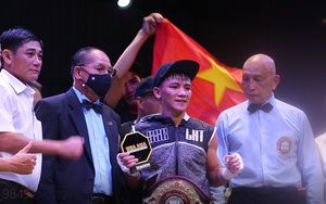 Hạ tay đấm Thái Lan, võ sĩ Hữu Toàn giành đai WBA châu Á