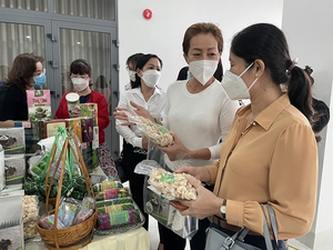 Làm bim bim, hủ tiếu từ thứ củ có nhiều nhất ở Lấp Vò, nữ doanh nhân 8X tính đưa sang Trung Quốc bán
