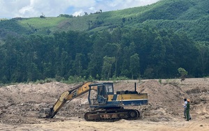 Xã đang bị thanh tra đất đai, "đất tặc" lộng hành, Chủ tịch nói "không biết"!