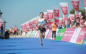 Hoàng Nguyên Thanh, Nguyễn Thị Oanh tự tin "gặt vàng" Tiền Phong Marathon Côn Đảo 2022