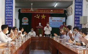 Bình Thuận: Hội Nông dân và Bưu điện ký kết thỏa thuận hợp tác hỗ trợ nông dân chuyển đổi số