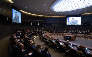 Hội nghị thượng đỉnh NATO: Ông Zelensky kêu gọi viện trợ quân sự 'không hạn chế'