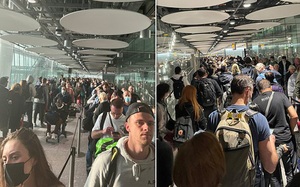 Anh: 10.000 khách du lịch trở về bị “mắc kẹt” tại sân bay Heathrow, các chuyên gia cảnh báo