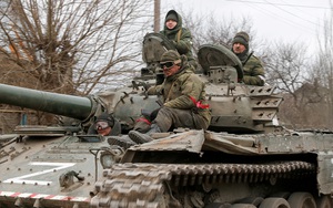 NÓNG Ukraine: Nhiều lính Nga đầu hàng, tự phá hủy phương tiện quân sự, theo Lầu Năm góc