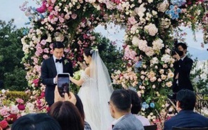 Khoảnh khắc Hyun Bin trao nhẫn và Son Ye Jin bật khóc trong "đám cưới thế kỷ"