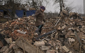 Chiến sự Ukraine: Nga nã tên lửa vào kho nhiên liệu Dnipro, tình báo Anh nói quân Nga đang chịu tổn thất nặng nề