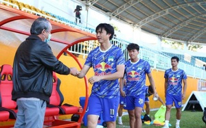 Tiền vệ Nguyễn Tuấn Anh ký hợp đồng trọn đời với HAGL