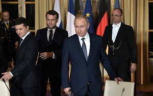 Ông Zelensky kêu gọi đàm phán trực tiếp, ông Putin từ chối ngừng tấn công Ukraine