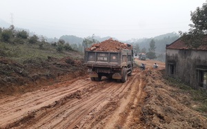 Khai thác đất trái phép tại vùng giáp ranh Thái Nguyên và Hà Nội, chính quyền khó xử lý
