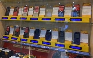 Điện thoại thông minh Nokia &quot;cháy hàng&quot; ở Việt Nam, máy &quot;cục gạch&quot; bán cầm chừng 