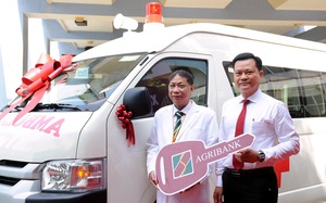 Agribank Chi nhánh Long An trao tặng xe cứu thương chất lượng cao cho Bệnh viện đa khoa tỉnh
