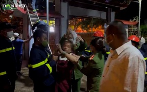 Đắk Lắk: Người phụ nữ “nhảy múa” và đập phá trên nóc cổng chùa