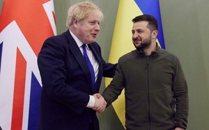'Món quà' lớn bất ngờ Ukraine nhận được khi Thủ tướng Anh vượt đường xa tới Kiev gặp ông Zelensky