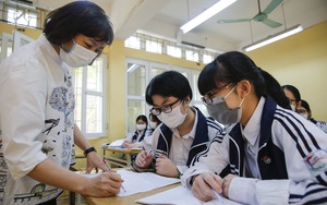 Học sinh lớp 9 tại Hà Nội miệt mài ôn thi, sẵn sàng cho kỳ thi tuyển sinh lớp 10 THPT