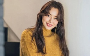 "Hoa hậu đẹp nhất Hàn Quốc" gợi cảm, năng động khi mang bầu ở tuổi 39