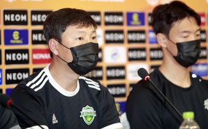 HLV Jeonbuk FC: "Văn Toàn có thể chơi ở K-League"