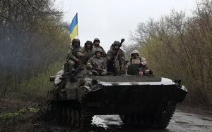 Chiến sự Nga-Ukraine: Xe tăng, pháo 'khủng' mới giúp Ukraine tăng hy vọng 'đánh bại' Nga