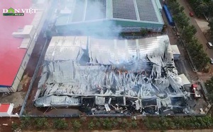Cháy sập nhà máy sợi 4000m2: Xuyên đêm khống chế ngọn lửa