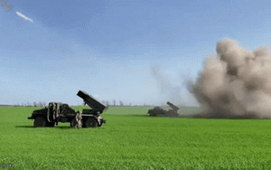 Clip: Sức mạnh dàn tên lửa GRAD mà Ukraine sử dụng trong cuộc chiến tại Lugansk