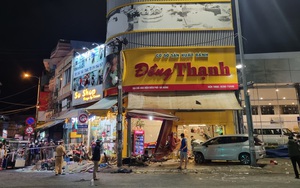Nóng: Ô tô &quot;điên&quot; lao vào tiệm bánh mì tại Đà Nẵng, nhiều người bị thương 