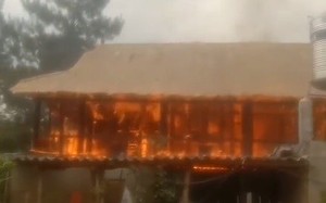 Sơn La: Hỏa hoạn thiêu rụi ngôi nhà sàn trị giá gần 400 triệu đồng