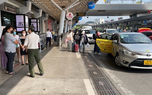 Tăng chiết khấu, thu hút tài xế, giải quyết tình trạng thiếu taxi tại Tân Sơn Nhất
