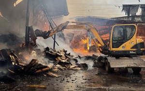 Thông tin mới vụ cháy xưởng gỗ lúc rạng sáng ở Hà Nội