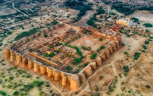 Pháo đài khổng lồ ở sa mạc: Kỳ quan đáng kinh ngạc được con người tạo nên