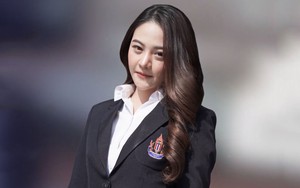 Phó trưởng đoàn kickboxing Thái Lan “đốn tim” khán giả bởi khuôn mặt xinh như thiên thần